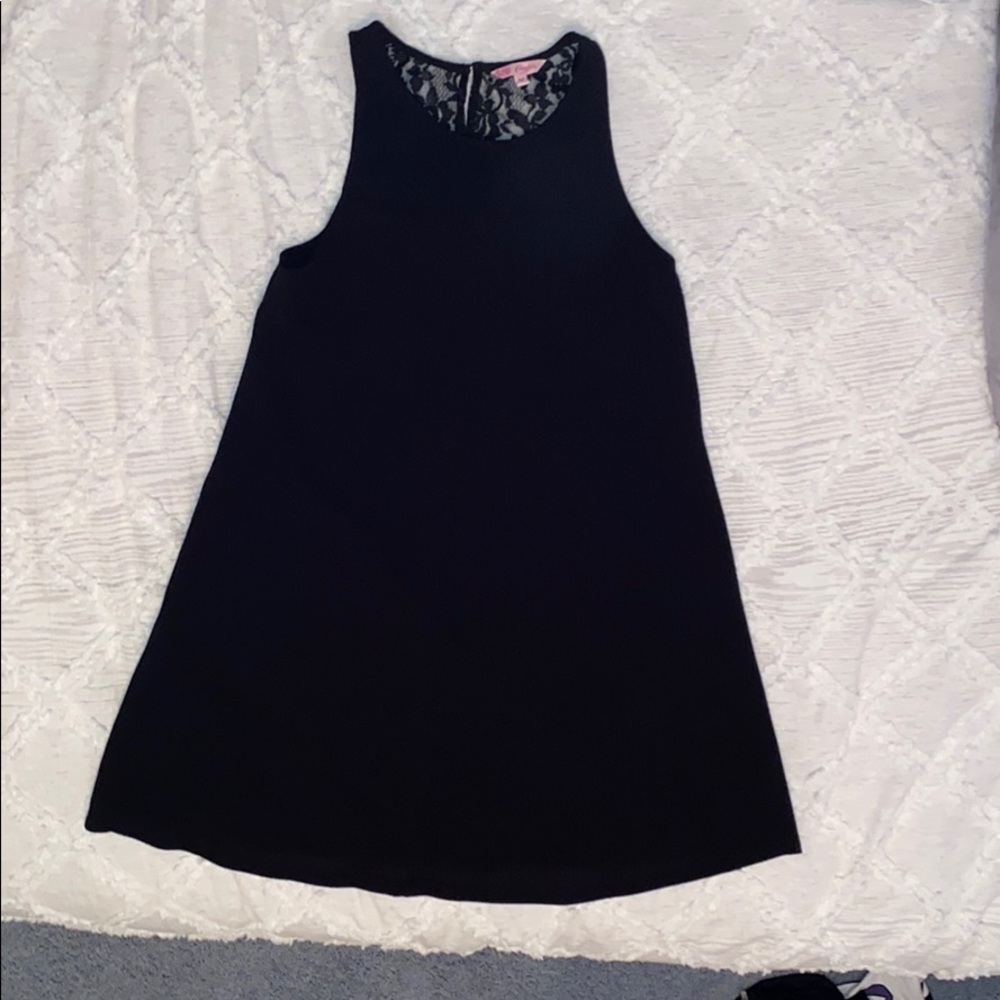 Shift dress with back lace details